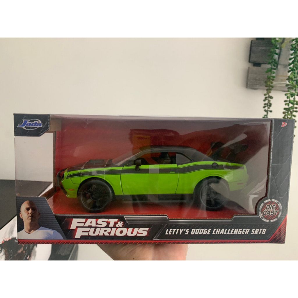 Jiada 1: 24 Speed and Passion Car Driver (Dodge Challenger 5Rt8) รถสูงมาก.