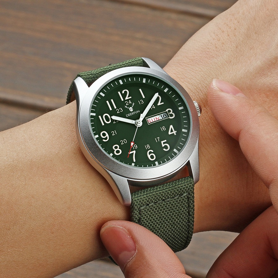 DEERFUN นาฬิกาสปอร์ตผู้ชายสายผ้าใบแฟชั่นปฏิทินนักเรียนนาฬิกาข้อมือควอตซ์กันน้ํา