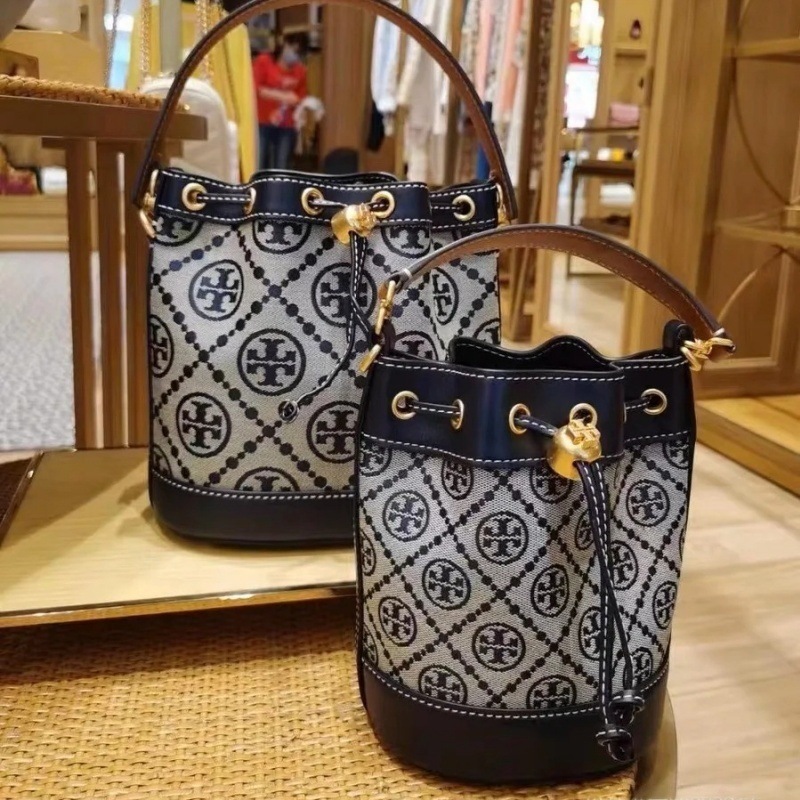TortyBurch 2026 กระเป๋าสะพายแฟชั่นใหม่: Drawstring Bucket Bag, Shoulder หรือ Crossbody Bag