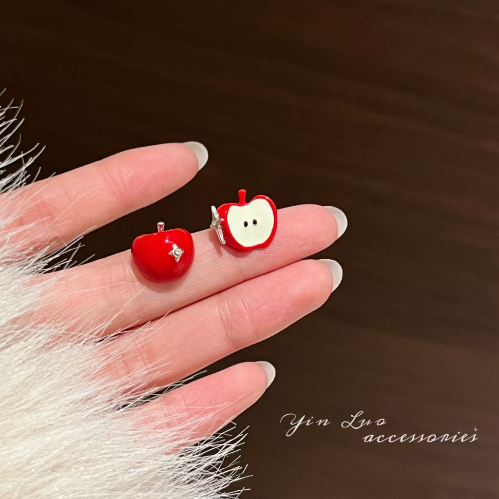 ต่างหูเข็มเงิน Apple Puppy Brushed Niche Design ต่างหูไม่สมมาตร