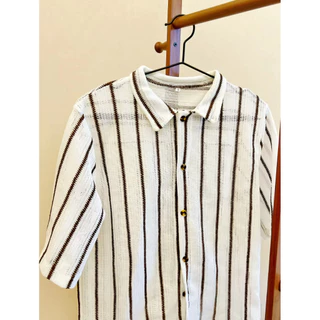 Knit collection • เสื้อถักแขนสั้น ลายริ้วเส้นเล็ก Black / Brown knit shirt
