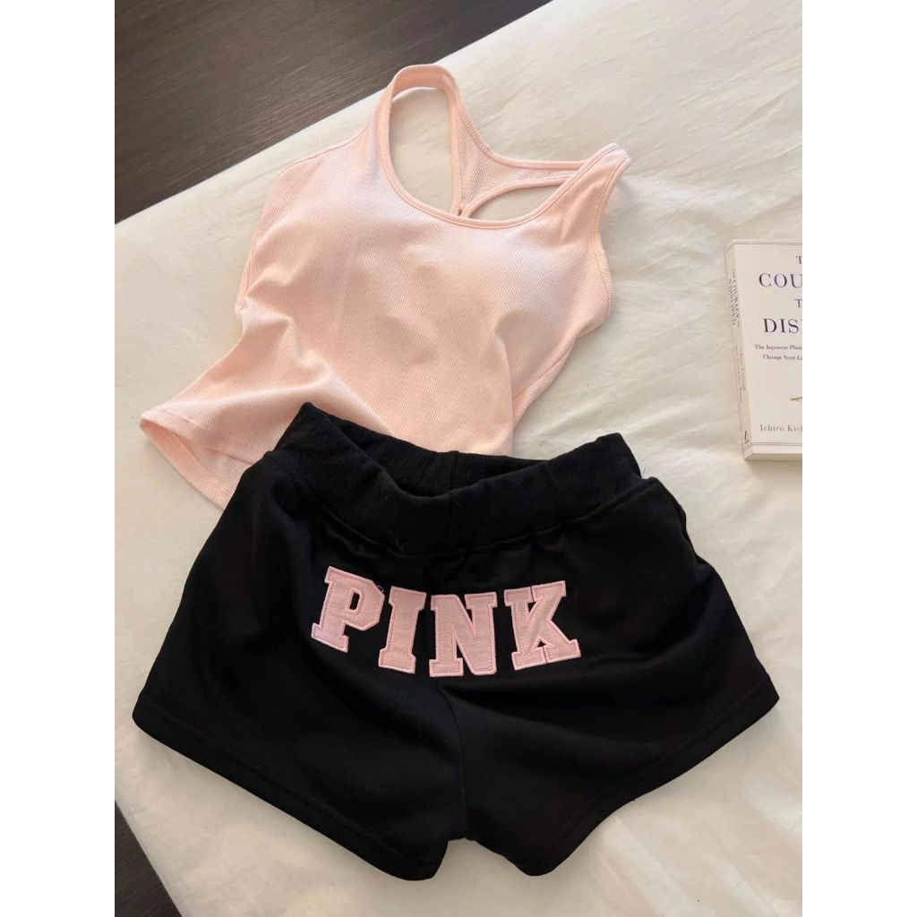 เสื้อกั๊กสีชมพูสาวหวานพร้อมแผ่นรองหน้าอกฤดูร้อนจดหมายพิมพ์กางเกงขาสั้น ชุดลําลอง ชุด