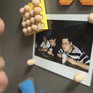 แม่เหล็กติดตู้เย็นกล่องไข่น่ารักเหมือนจริงพร้อมสติกเกอร์แม่เหล็กและภาพถ่ายในตัว