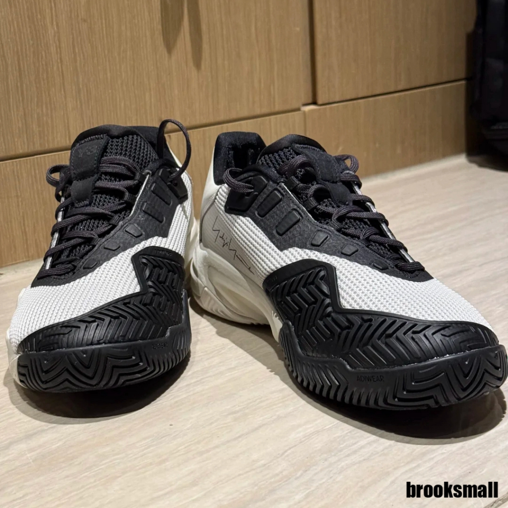 Y-3 Barricade 13 รองเท้าเทนนิสที่ดูดซับแรงกระแทกสบายๆ
