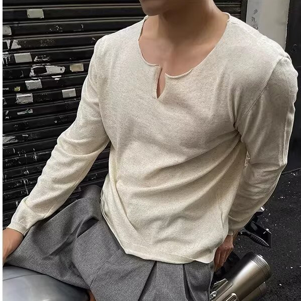 เสื้อยืดแขนยาวคอกลมแบบวี ทอจากเนื้อผ้าน้องใหม่