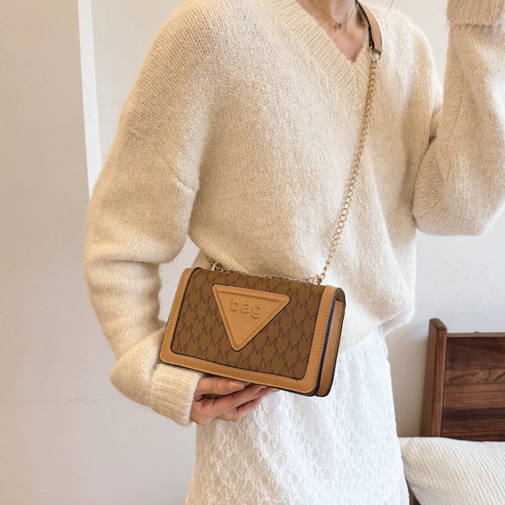พร้อมส่ง M Letter Presbyopic Chain Messenger Bag Classic Brown thumbnail 3