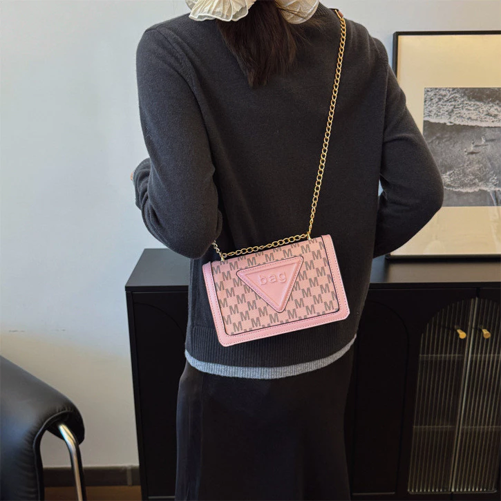 พร้อมส่ง M Letter Presbyopic Chain Messenger Bag Classic Brown thumbnail 5