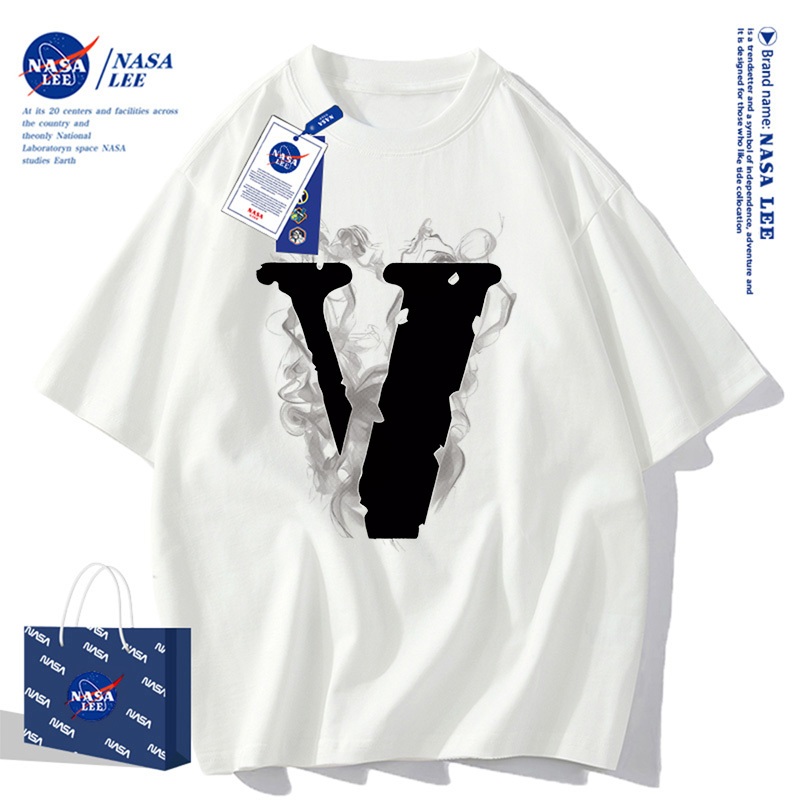 เสื้อยืดยูนิเซ็กส์ คอลเลคชั่น NASA สไตล์สตรีทอเมริกัน ลายพิมพ์ตัว V ใหญ่ ผ้าฝ้ายหนานุ่ม 100% ทรงหลวมโปร่งสบาย รุ่นหน้าร้อน 2026