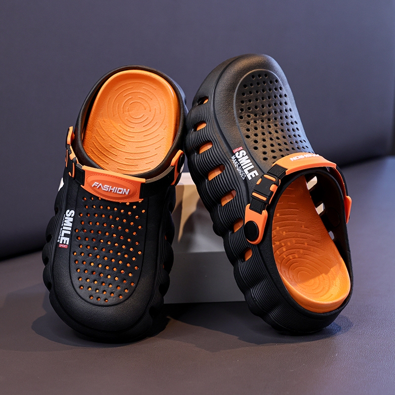 Nezha รองเท้าแตะฤดูร้อนสําหรับเด็กผู้ชาย 2025 ฤดูร้อนใหม่สไตล์เด็ก Anti-Slip Soft-Soled รองเท้าชายหาดสําหรับชายหนุ่มรองเท้าแตะสองทาง