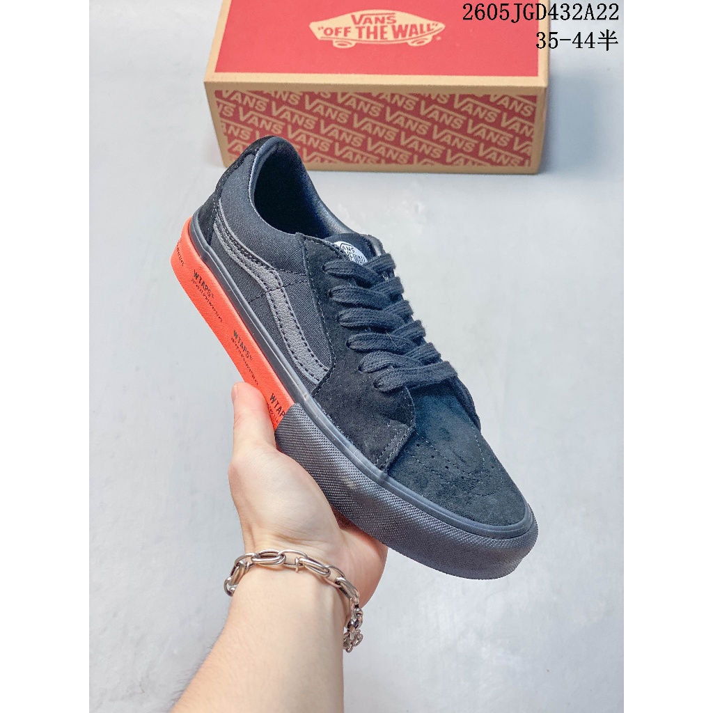 รองเท้าผ้าใบ VANS SK8-LOW