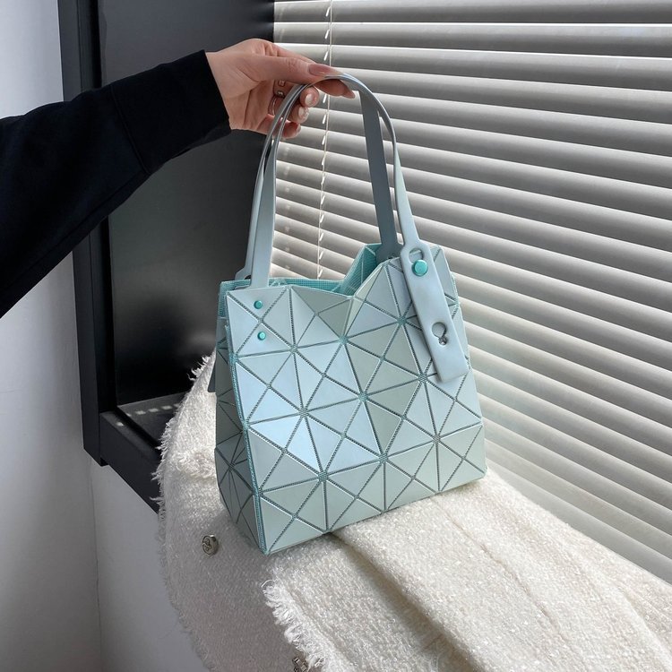 Geometric All-Match กระเป๋าสะพายเนื้อขนาดใหญ่ความจุ Frosted Crystal กระเป๋าแฟชั่นเพชรแบบพกพา Diagonal Bucket Bag