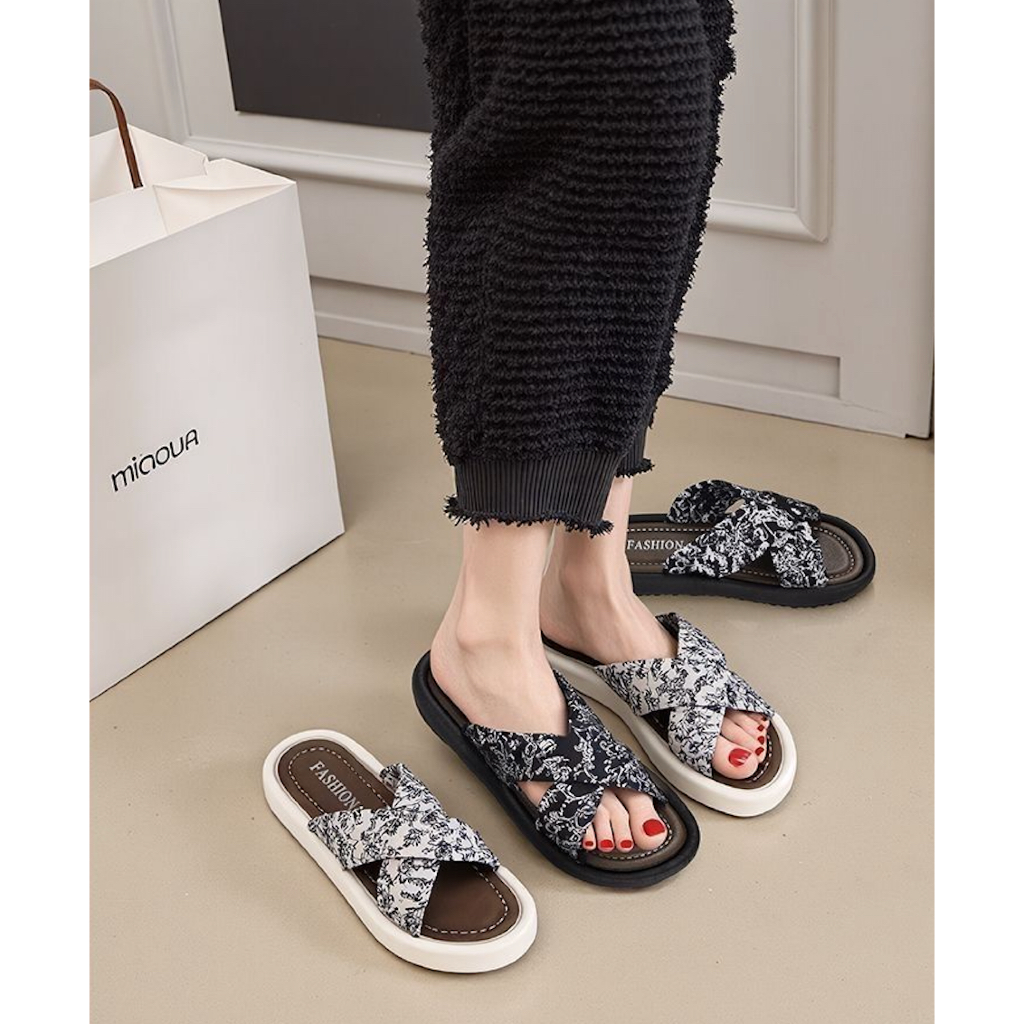 ผู้หญิง PVC Cross Flip-Flops Soft-Soled รองเท้าแตะแฟชั่นรองเท้าแตะ