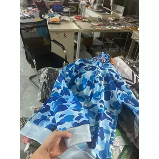 เสื้อแจ็คเก็ตมีฮู้ดลายพรางหัวฉลาม ขนาดหลวมและอบอุ่น สำหรับคู่รัก