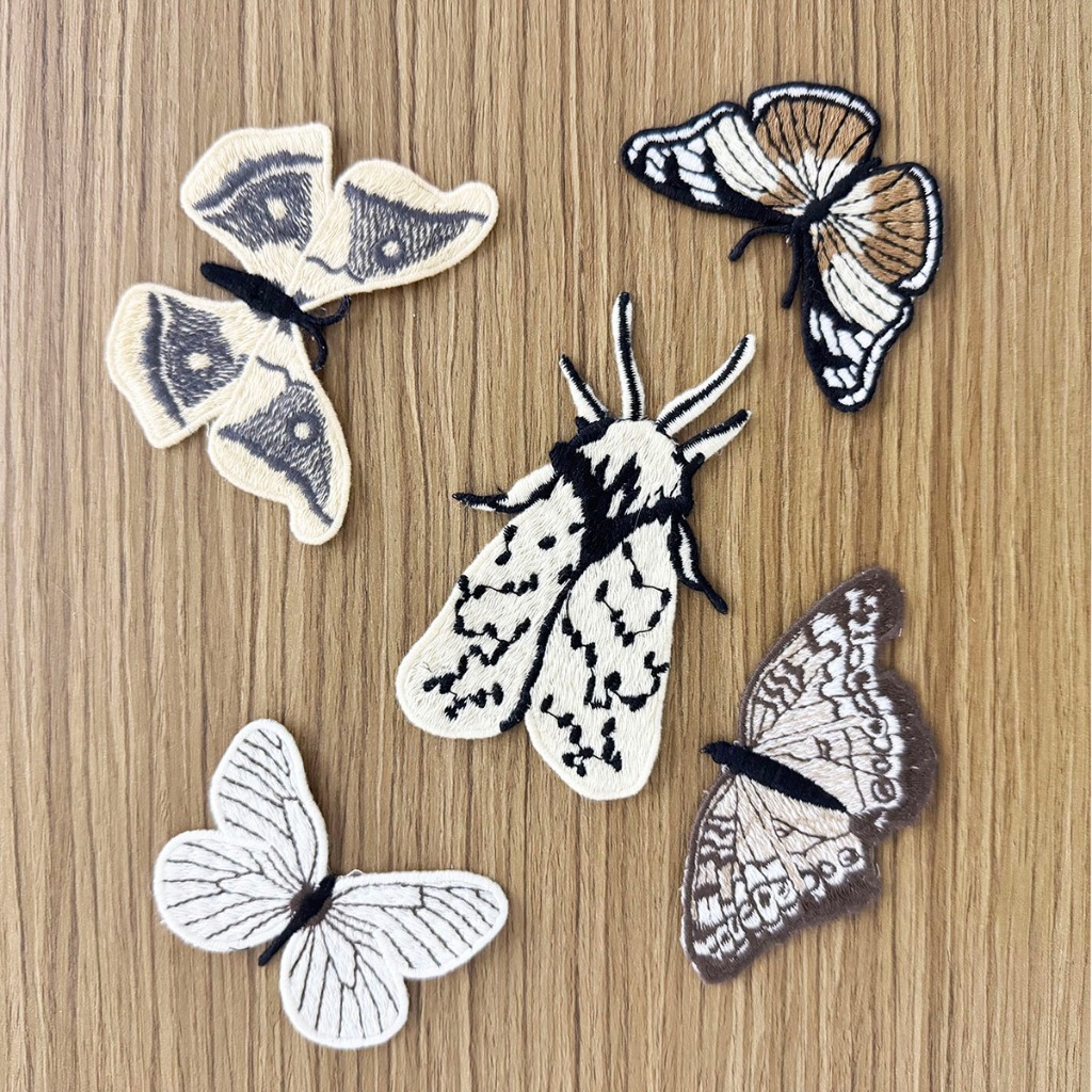 5 ชิ้น Neutral Tone ผีเสื้อและ Moth เย็บปักถักร้อยแพทช์สําหรับ DIY เย็บตกแต่ง