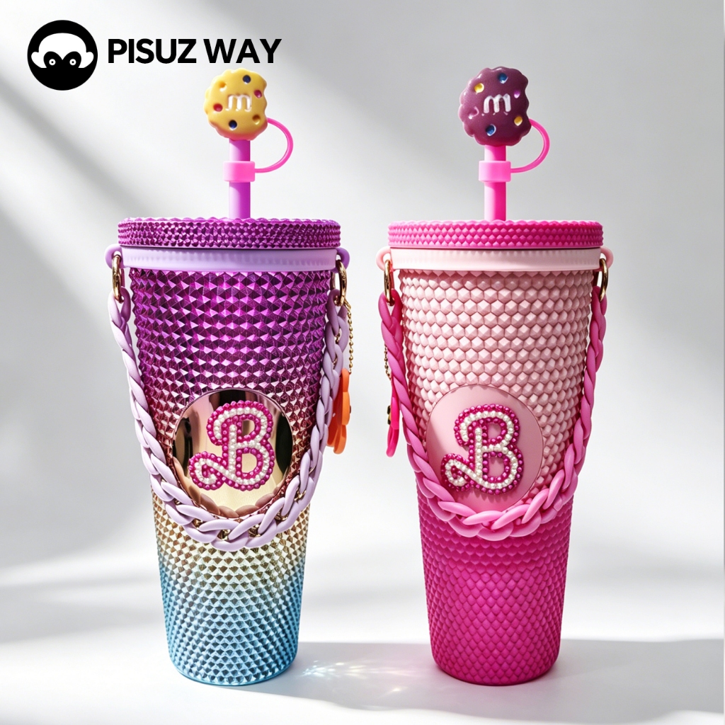 [Pisuz Way] ขวดน้ําพลาสติกติดผนังคู่สีชมพูตุ๊กตาบาร์บี้พร้อมปลอกถ้วยและฝาฟาง 710 มล. เหมาะสําหรับนักเรียน กีฬากลางแจ้ง