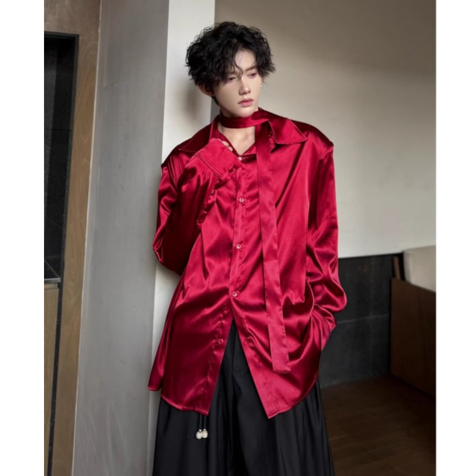 สูทและเสื้อซอกเอวสำหรับฤดูใบไม้ร่วง สไตล์คลาสสิกสีแดง เหมาะสำหรับทั้งชายและหญิง