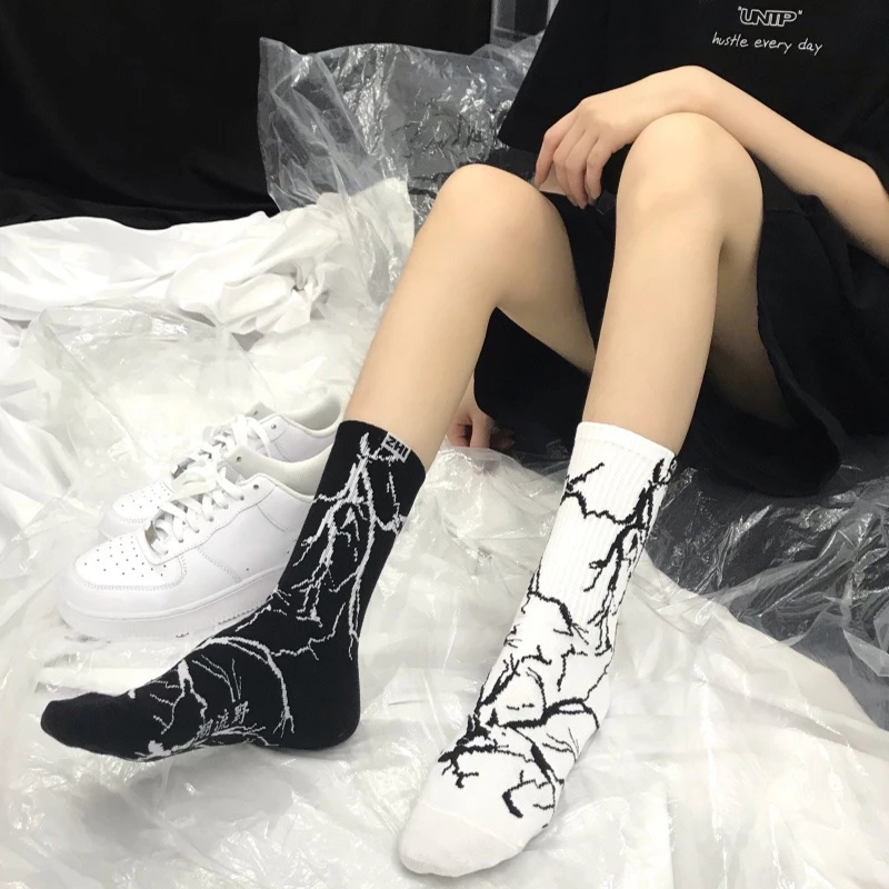 [cxSTBEAU] ถุงเท้ายาวสเก็ตบอร์ดสไตล์เกาหลีสร้างสรรค์ถุงเท้าสไตล์ฮิปฮอปแสนสนุก อืม