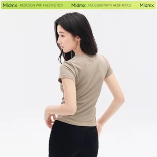 MIDMIDMX เสื้อยืดผู้หญิงคอกลม ผ้านุ่ม เสื้อยืดเข้ารูป เสื้อสไตล์เกาหลี ผ้านุ่มสบาย ระบายอากาศดี ไม่ต้องรีด สีพื้น ทรงผู้หญิง COD