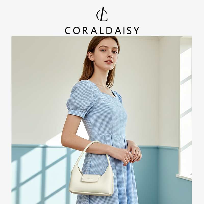 CORALDAISY حقيبة كتف سادة بحزام طويل قابل للتعديل 2026 — صورة 2