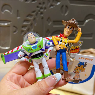 ของเล่นจากเรื่อง Toy Story ของ Disney Pixar พวงกุญแจ บัซ ไลท์เยียร์ วู้ดดี้ เจสซี่ ฟิกเกอร์แอคชัน 3D ของติดกระเป๋า จี้สุดน่ารัก ของขวัญสำหรับคู่รัก