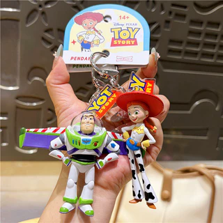 ของเล่นจากเรื่อง Toy Story ของ Disney Pixar พวงกุญแจ บัซ ไลท์เยียร์ วู้ดดี้ เจสซี่ ฟิกเกอร์แอคชัน 3D ของติดกระเป๋า จี้สุดน่ารัก ของขวัญสำหรับคู่รัก