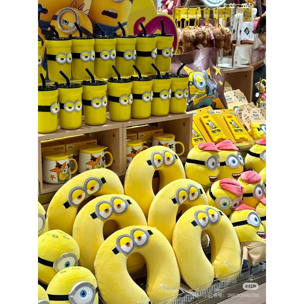 หมอนรองคอ Miniso & Minions