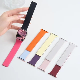 สายซิลิโคนแม่เหล็กเนื้อลิ้นจี่ทูโทนสําหรับ Apple Watch 46 มม. 49 มม. 45 มม. 44 มม. 42 มม. 41 มม. 40 มม. 38 มม. Series 1-11 SE Ultra – Dual-Color, ไม่มีรู