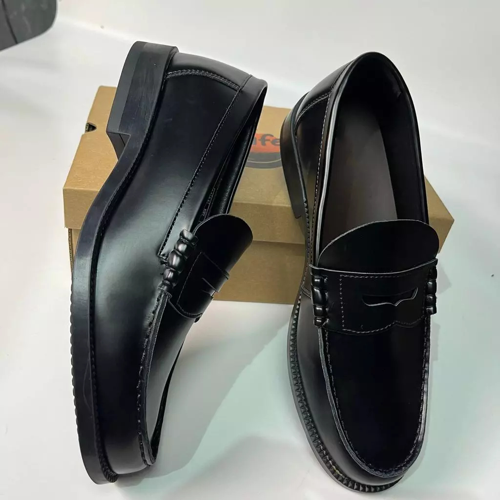 ใหม่มาถึงผู้ชาย Penny Loafers Cowhide Stytle รองเท้าหนังย้อนยุค