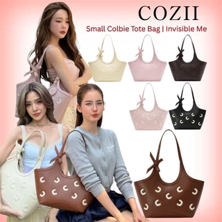 ของแท้ 100% COZII Small Colbie Tote Bag | Invisible Me พร้อม Inner Pouch แบบถอดเข้า-ออกได้,C Bag Charm ตกแต่งเพิ่มความน่ารัก