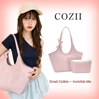 ของแท้ 100% COZII Small Colbie Tote Bag | Invisible Me พร้อม Inner Pouch แบบถอดเข้า-ออกได้,C Bag Charm ตกแต่งเพิ่มความน่ารัก