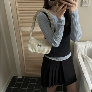 ✨ กระเป๋าใต้วักสีเงินลายรีดผ้า ดีไซน์พิเศษสะพายเดี่ยว Niche Silver Pleated Underarm Handbag For Women(ซื้อสินค้าได้รับของขวัญฟรี)