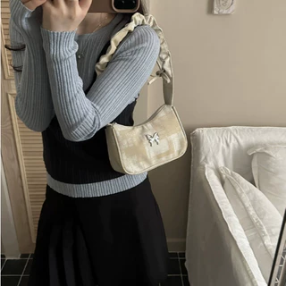 ✨ กระเป๋าใต้วักสีเงินลายรีดผ้า ดีไซน์พิเศษสะพายเดี่ยว Niche Silver Pleated Underarm Handbag For Women(ซื้อสินค้าได้รับของขวัญฟรี)