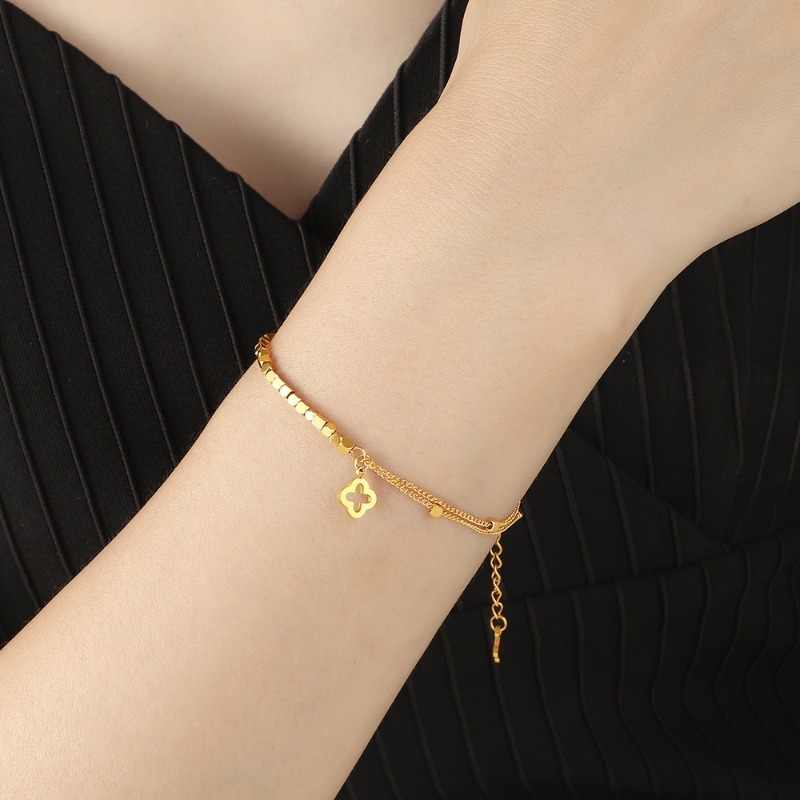 สร้อยข้อมือโคลเวอร์สี่แฉกเรียบง่ายฝรั่งเศสเครื่องประดับอเนกประสงค์ทุกวันสําหรับเป็นของขวัญ