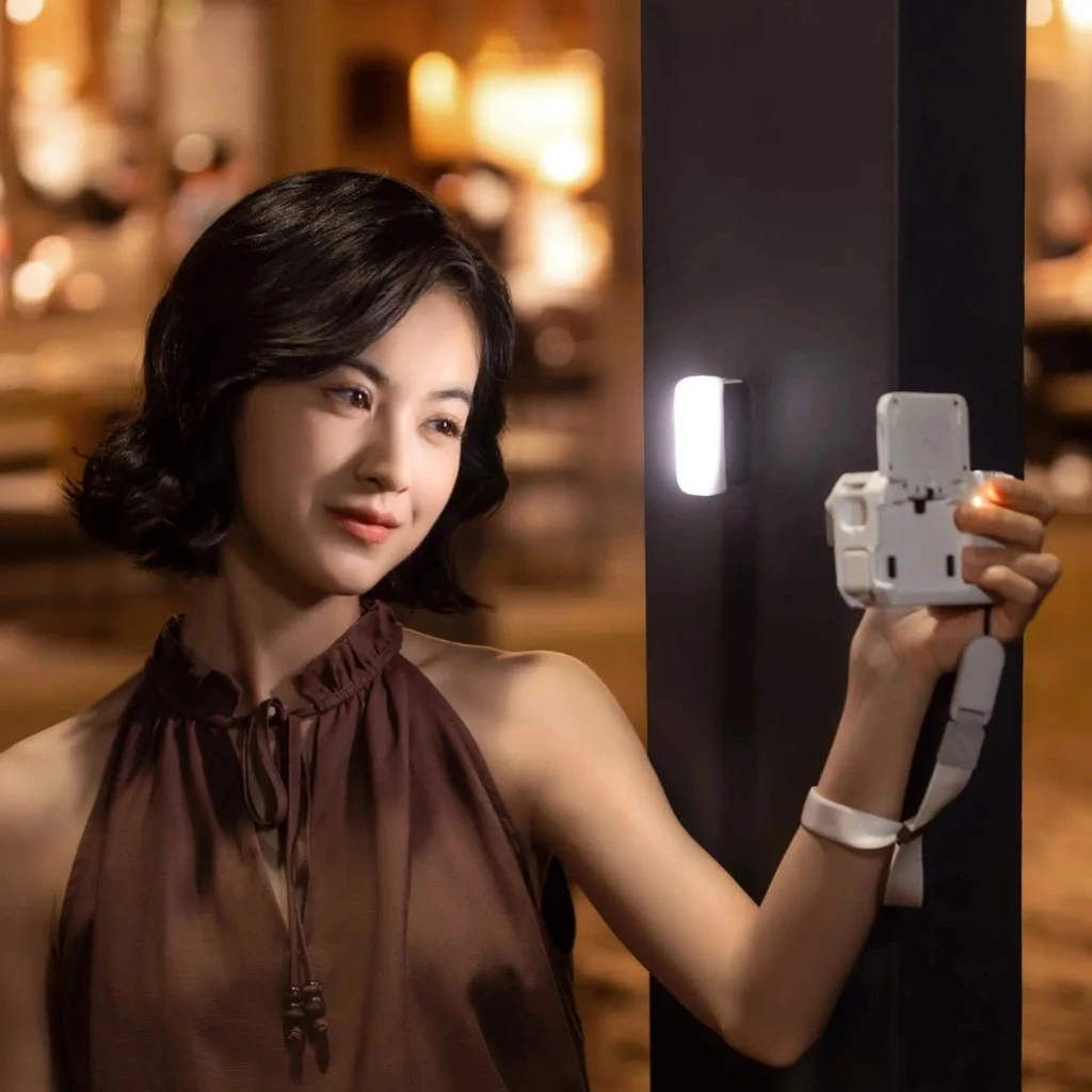 แฟลช Insta360 2-in-1 + เติมแสงสําหรับ Insta360 Ace Pro 2 พร้อมช็อตเย็น thumbnail 4