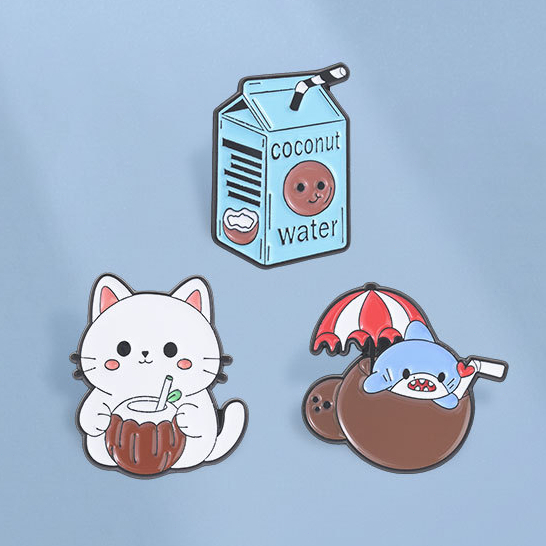 Kawaii เครื่องดื่มมะพร้าวสัตว์เคลือบ Pins Cat Shark มะพร้าวน้ําเข็มกลัดป้ายเสื้อผ้าอุปกรณ์เสริมของขวัญสําหรับเพื่อน