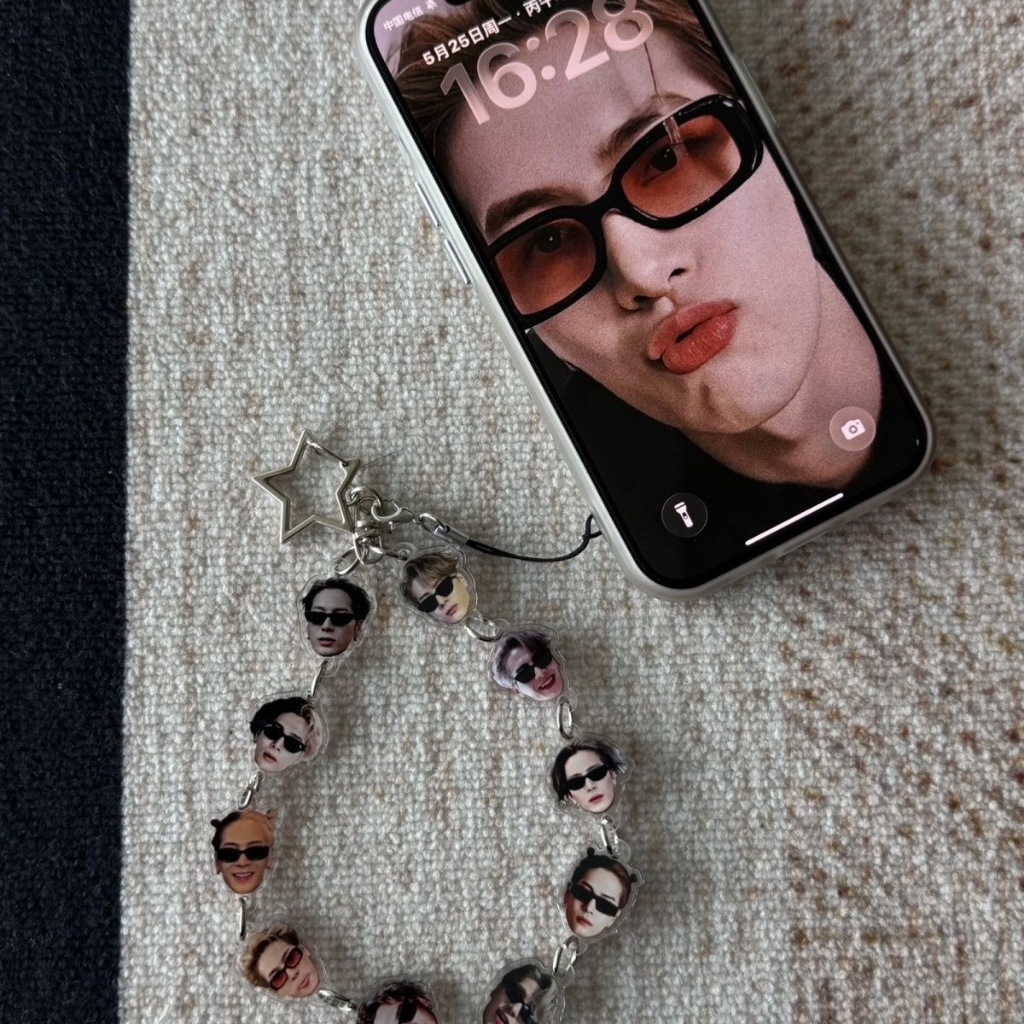 ของขวัญพวงกุญแจจี้ Jackson Wang Jiaer