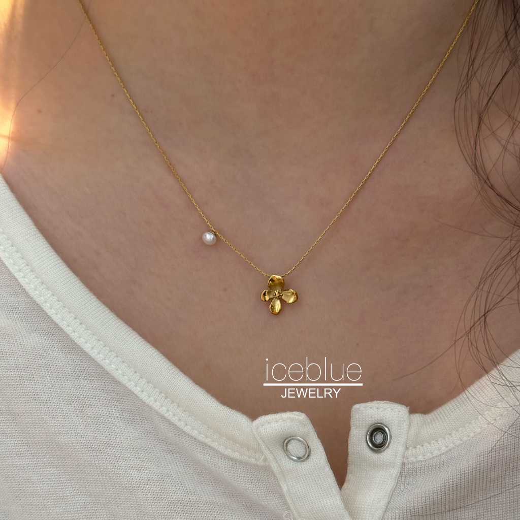 Iceblue-Real ไข่มุกน้ําจืดดอกไม้ขนาดเล็กสร้อยคอจี้สําหรับผู้หญิง 18K Gold Plated กันน้ํา Non Tarnish สแตนเลสสตีลสร้อยคอไข่มุกไทเทเนียม N149