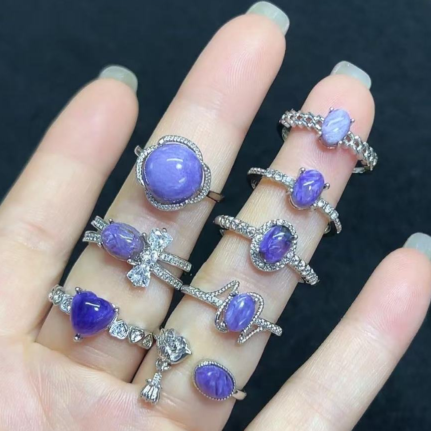 แหวนหิน Charoite แบบปรับได้ ตกแต่งด้วยคริสตัลสีม่วงหรูหรา สำหรับคนที่ชอบแฟชั่น