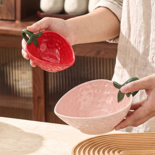HongDian ซีรีส์สตรอว์เบอร์รีเซรามิก strawberry tableware เลือกแก้วมีฝา 440ml bowl 5/8 นิ้ว โถปรุงรส แจกัน/ที่ใส่ของ ผิวลายนูนผลไม้ สีแดงชมพู เซรามิกพรีเมียม สีใต้เคลือบไม่ซีด ใช้เครื่องล้างจาน ตู้อบฆ่าเชื้อ เหมาะชา กาแฟ ขนม ผลไม้ แต่งครัว ของขวัญ