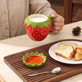 HongDian ซีรีส์สตรอว์เบอร์รีเซรามิก strawberry tableware เลือกแก้วมีฝา 440ml bowl 5/8 นิ้ว โถปรุงรส แจกัน/ที่ใส่ของ ผิวลายนูนผลไม้ สีแดงชมพู เซรามิกพรีเมียม สีใต้เคลือบไม่ซีด ใช้เครื่องล้างจาน ตู้อบฆ่าเชื้อ เหมาะชา กาแฟ ขนม ผลไม้ แต่งครัว ของขวัญ
