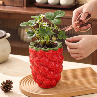 HongDian ซีรีส์สตรอว์เบอร์รีเซรามิก strawberry tableware เลือกแก้วมีฝา 440ml bowl 5/8 นิ้ว โถปรุงรส แจกัน/ที่ใส่ของ ผิวลายนูนผลไม้ สีแดงชมพู เซรามิกพรีเมียม สีใต้เคลือบไม่ซีด ใช้เครื่องล้างจาน ตู้อบฆ่าเชื้อ เหมาะชา กาแฟ ขนม ผลไม้ แต่งครัว ของขวัญ