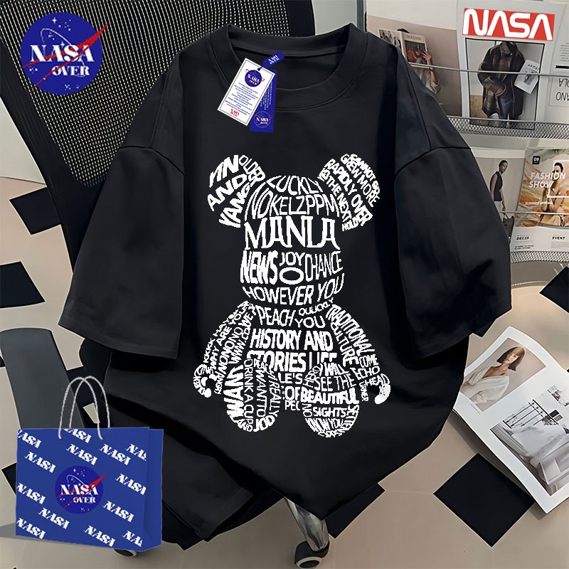 【จัดส่งตลอด 24 ชั่วโมง】 NASA ดีไซน์เก๋ ลายหมีน้อย เสื้อผญ เสื่อยืด ชุดหน้าร้อน oversizeคอกลม เสื้อYG1163