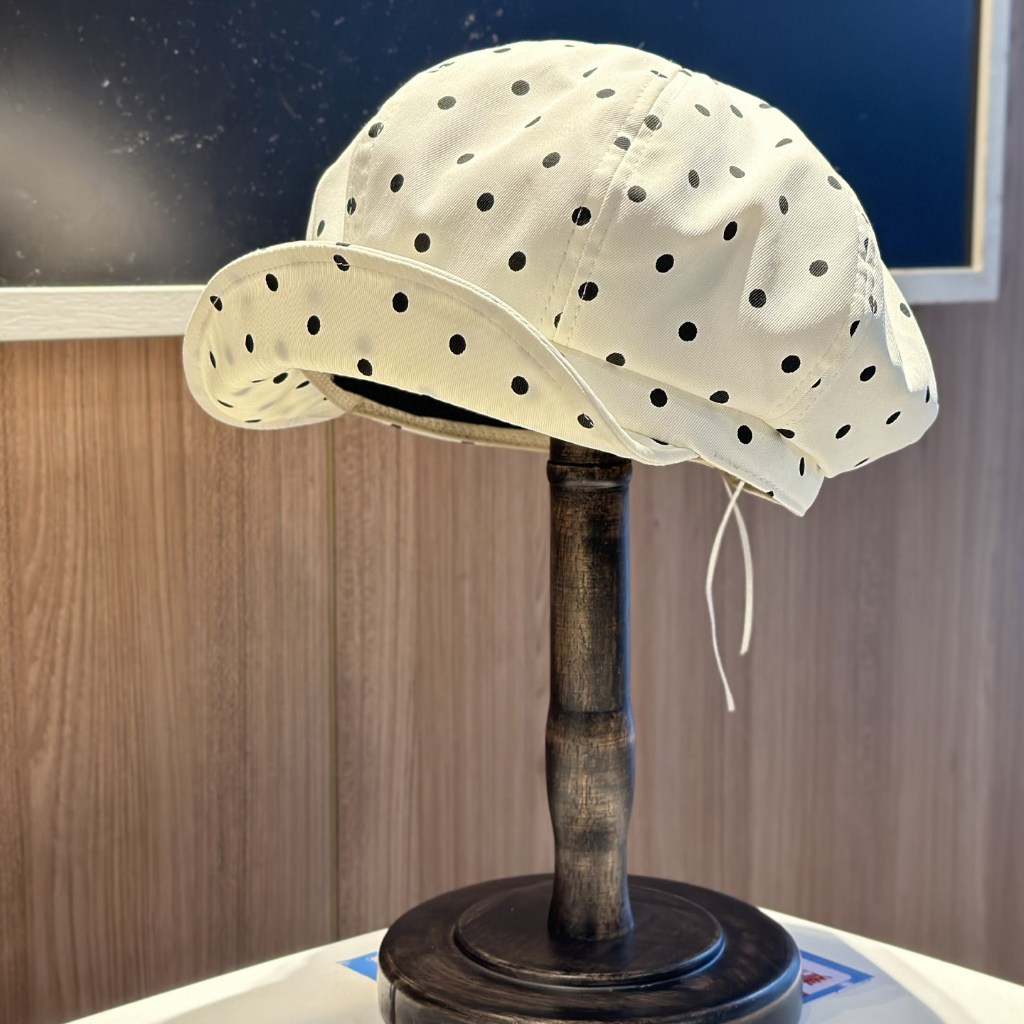 Retro Art Polka Dot หมวกแปดเหลี่ยมหญิงฤดูใบไม้ผลิฤดูร้อนสไตล์ใหม่ Breathable ม่านบังแดด Retro Art จิตรกรหมวก Peaked หมวก