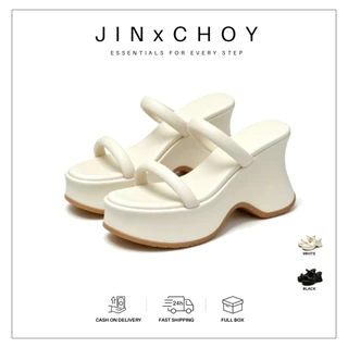 JINxCHOY รองเท้าแตะส้นหนาสไตล์ฝรั่งเศส PU ฤดูร้อน สีพื้นใหม่ เรียบง่าย กลางแจ้ง กันลื่น ส้นสูงแบบสายเดี่ยว ราคาขายส่งจากโรงงาน