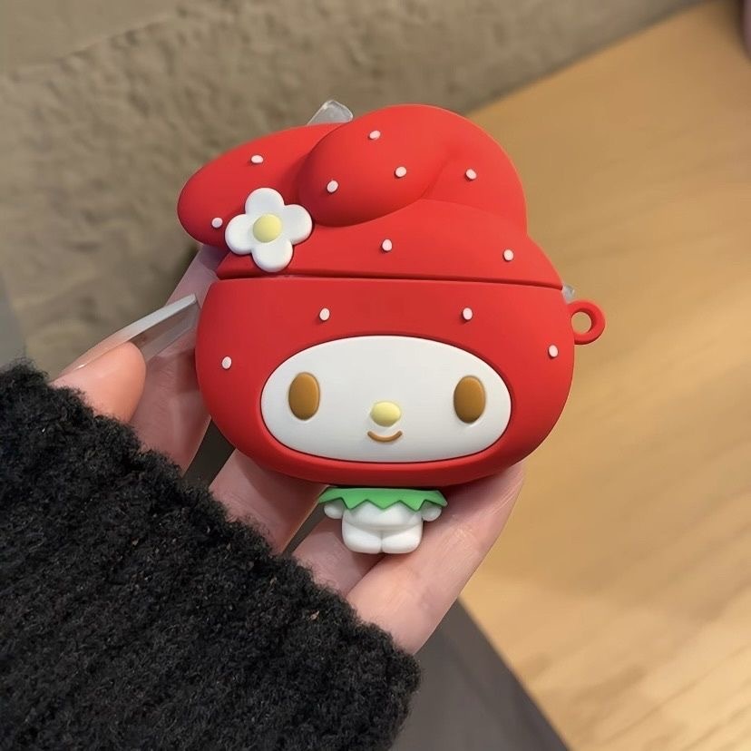 สตรอเบอร์รี่ Melody สําหรับ AirPods Pro 2/Pro 3 เคสหูฟัง AirPods 4th Generation หูฟังบลูทูธฝาครอบป้องกันการ์ตูนน่ารักซิลิโคนนุ่ม