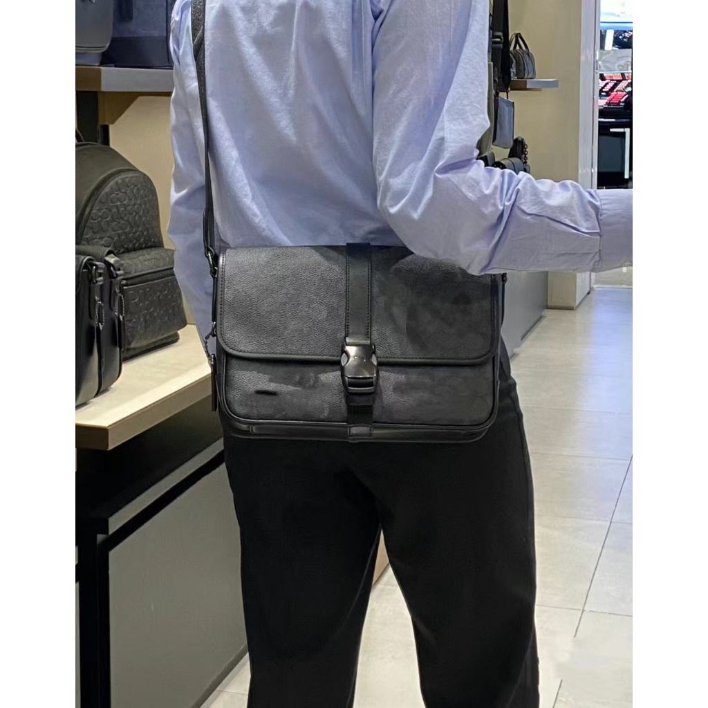 กระเป๋าผู้ชาย Classic Presbyopic Logo Messenger Bag Messenger Bag Flap Messenger Bag CU202