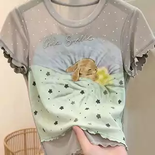 ฤดูร้อนสไตล์ใหม่หวานน่ารักสไตล์ลายจุดกระต่ายพิมพ์เสื้อยืดผู้หญิงฤดูร้อนเร้าใจขนาดใหญ่แขนสั้นด้านบน