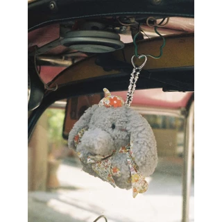 Tagi. Elly Grey Elephant Plush Pendant พวงกุญแจตุ๊กตาช้างสีเทาเอลลี่ Bag Pendant Birthday Gift