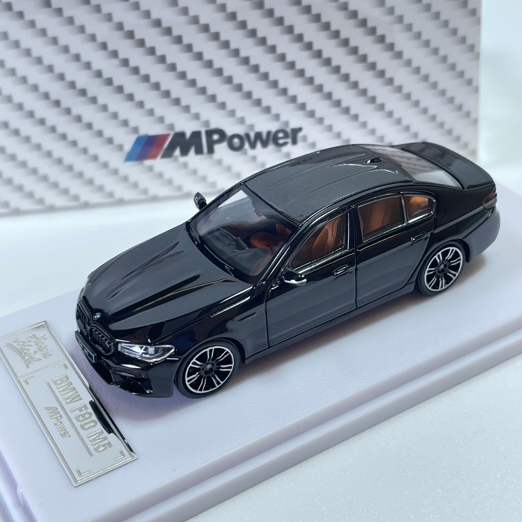 Howie Model HM 1: 64 BMW 5 Series M Power M5 F90 โมเดลรถสีดําเครื่องประดับผลิตภัณฑ์ใหม่
