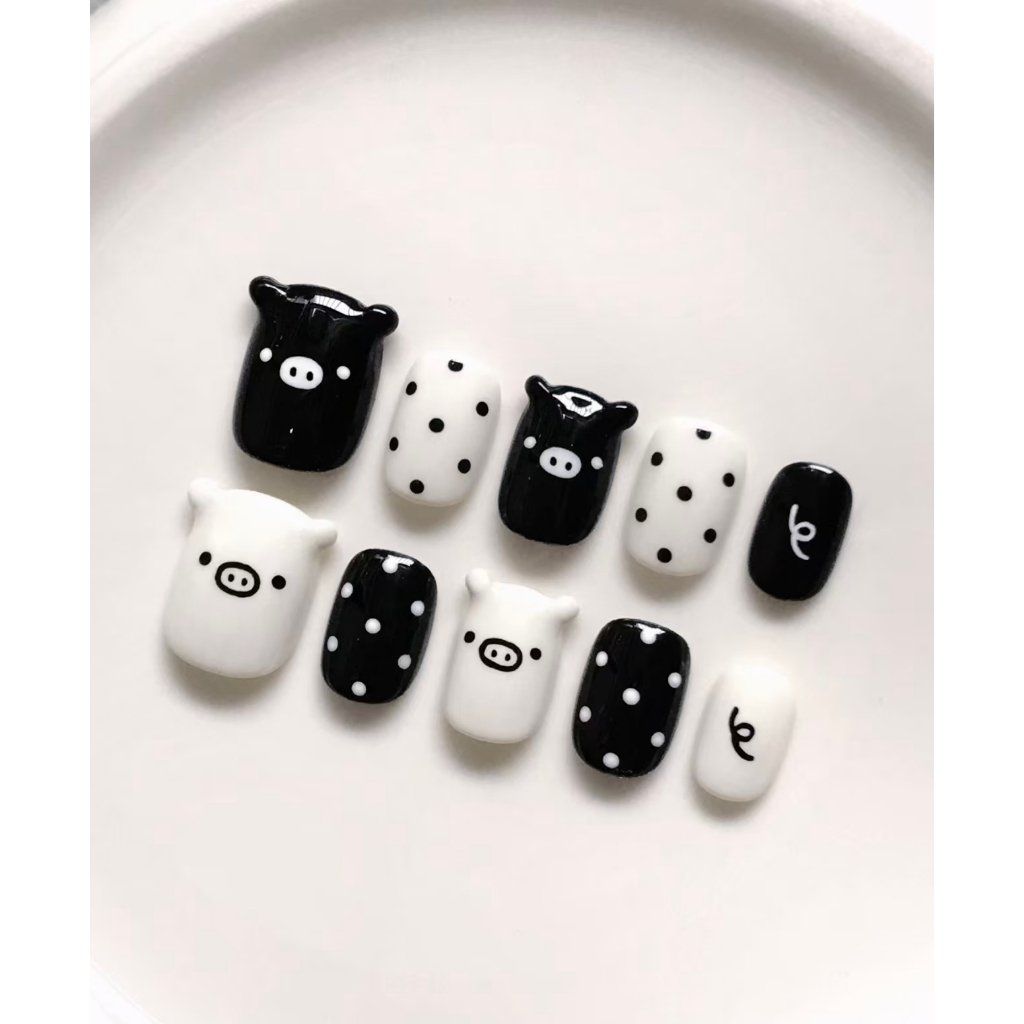 Polka Dot หมูขาวดําน่ารักการ์ตูนสั้น Handmade Nail Art